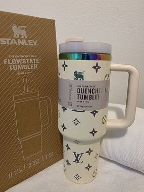 Stanley Cream Iridescent Engraved Logo FlowState Quencher Tumbler 40 Oz